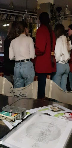 Comentarii opinii despre Szertár