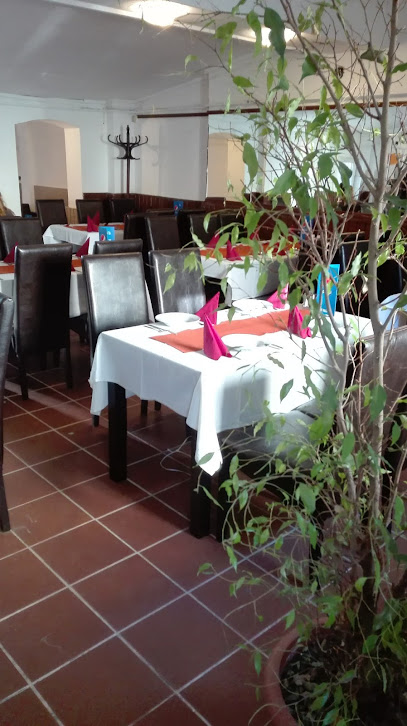 Kisgömböc Étterem