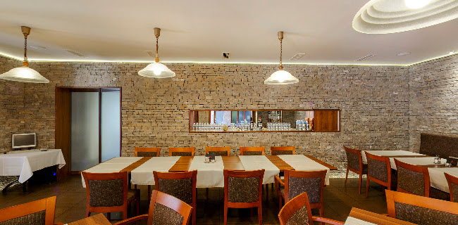 Fiáker Vendéglő - Vendéglátás