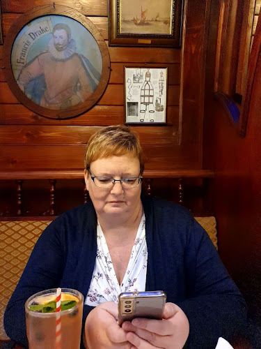 Opinii despre Kalóz Fregatt în Tata - Vendéglátás