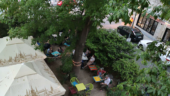 Figaró kert kávézó