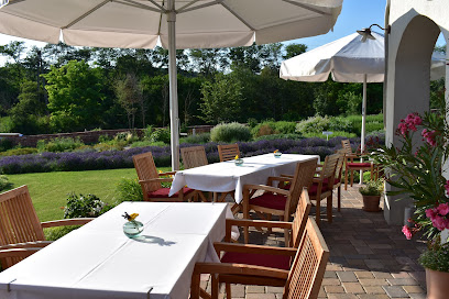 Fiastyúk Udvarház - étterem, szállás, biofarm