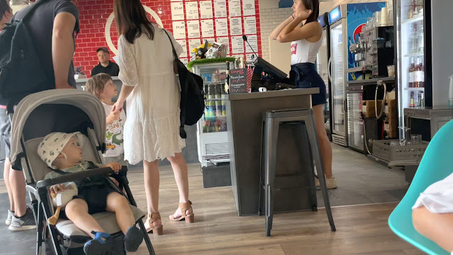 Tigris Reggeliző és Bisztró