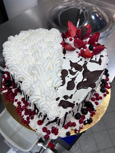 Crema Fagylaltozó - Vendéglátás