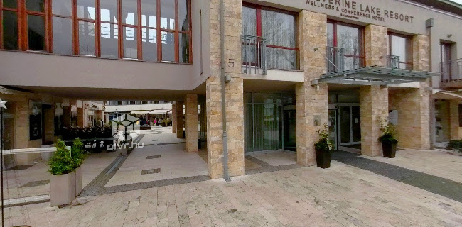 Opinii despre Larus Café Bar în Balatonfüred - Vendéglátás