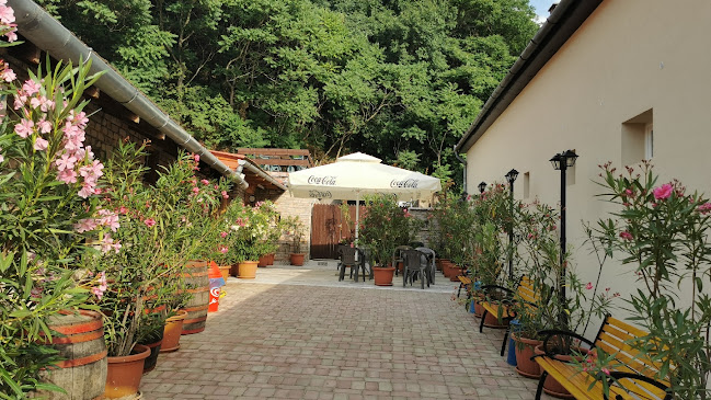 Comentarii opinii despre Guri Serház Törökbálint