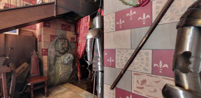 Sir Lancelot - Vendéglátás