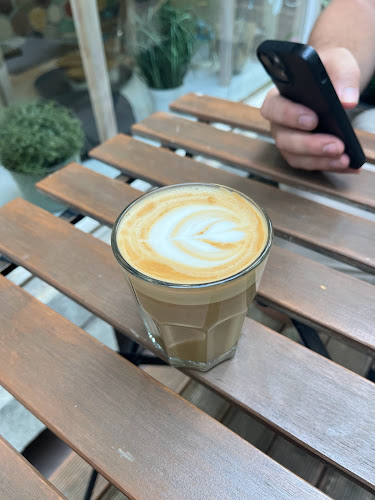 Opinii despre Egykávézó în Kaposvár - Vendéglátás