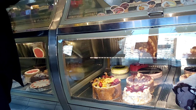 Opinii despre Pálmai Cukrászda în Budapest - Vendéglátás