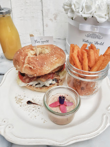 Vintage World cafe & flower