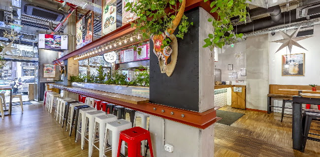 Opinii despre REBEL Burger & More în Budapest - Vendéglátás