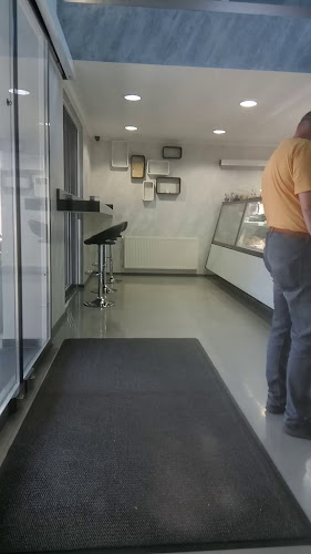 Opinii despre Royal Cukrászda în Maklár - Vendéglátás