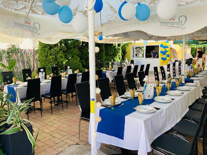 Adam's Kávézó, Étel- és Koktélbár