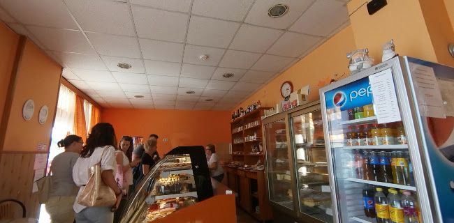 Opinii despre Randevú Cukrászda în Bicske - Vendéglátás