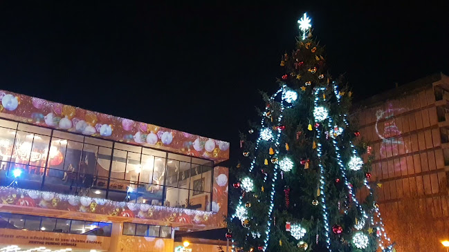 KultPont Kávézó és Kamaraterem