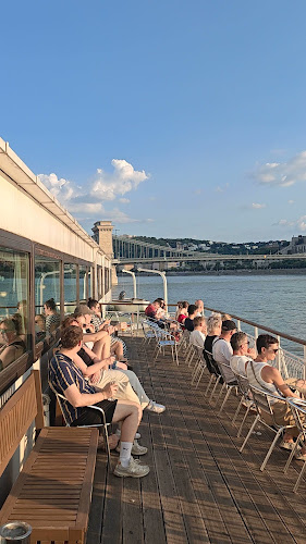 Budapest, Akadémia 2 ponton, 1052