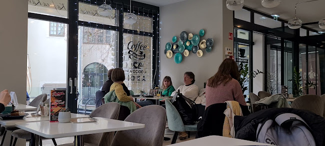 Opinii despre Kafana Kávézó és Delikát Kft. în Szentendre - Vendéglátás