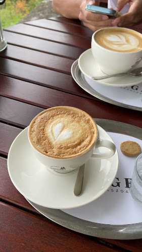 Opinii despre Apátsági Rege Cukrászda în Tihany - Vendéglátás