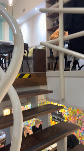 Opinii despre Cosy Café Budapest în Budapest - Vendéglátás