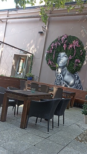 Hági Udvar és Étterem - Vendéglátás