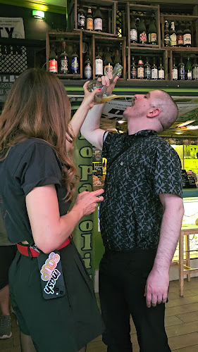 Opinii despre HOPAHOLIC Craft Beer Bar & Food Budapest în Budapest - Vendéglátás