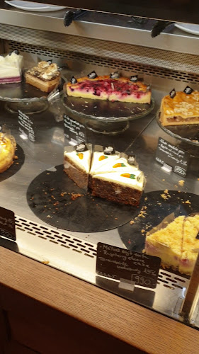 Opinii despre Amber's Bakery & Cafe în Budapest - Vendéglátás