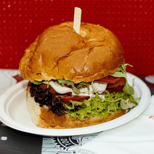 Giga Burger Station - Diósd