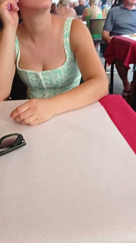 Opinii despre La Lucia Restaurant în Budapest - Vendéglátás