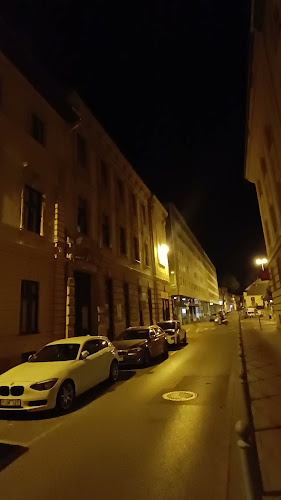 Opinii despre Komédiás Étterem în Győr - Vendéglátás