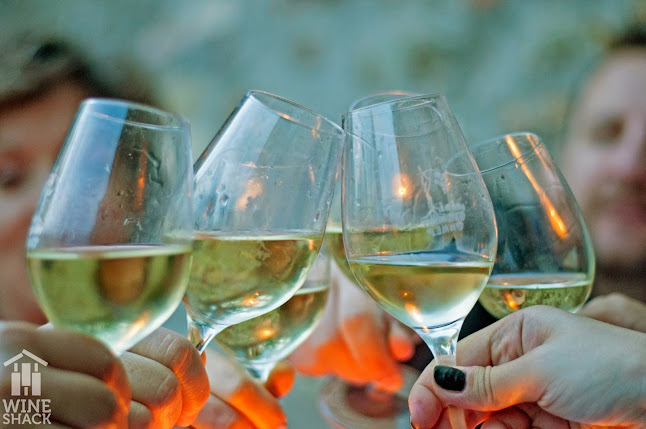 Opinii despre Wine Shack Shop & Blog în Budapest - Vendéglátás