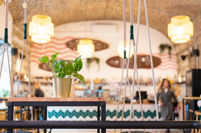 Opinii despre Ono Poké Bowl & Bar Restaurant - 5. kerület în Budapest - Vendéglátás