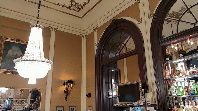 Opinii despre Művész Kávéház în Budapest - Vendéglátás