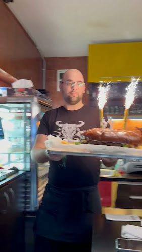 Opinii despre Happy Day Barbecue & Burger Bár Étterem Gödöllő în Gödöllő - Vendéglátás