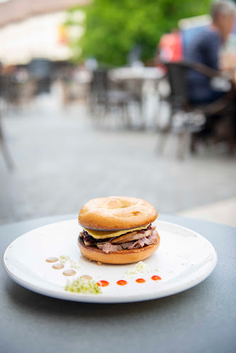 Eger Érsek utca 14, Dobó István tér sarok, 3300