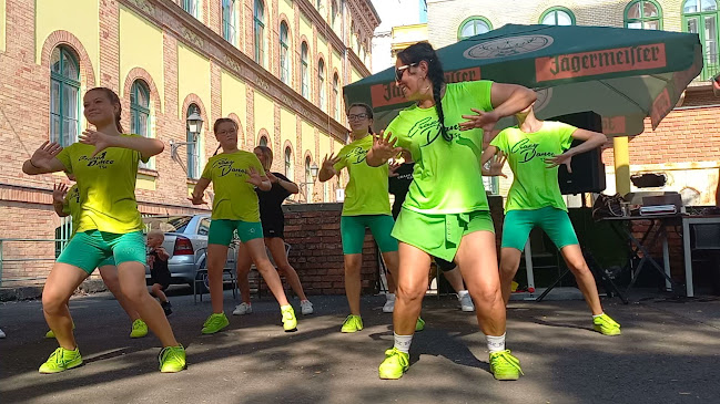 Könyvtár Klub & Treffort Kert - Vendéglátás