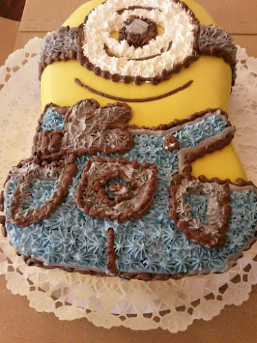 Opinii despre Caflisch Cukrászda în Pécs - Vendéglátás