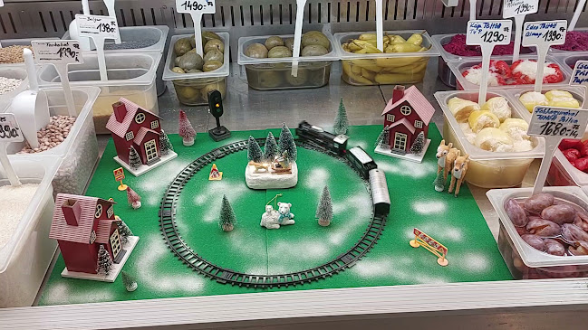 Opinii despre Újpesti Piac mélygarázs în Budapest - Vendéglátás