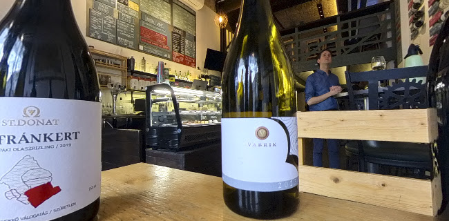 Opinii despre Vinikli - local drinks & stuff în Budapest - Vendéglátás