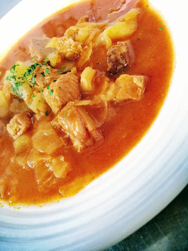 Gömbőc Kifőzde - Vendéglátás