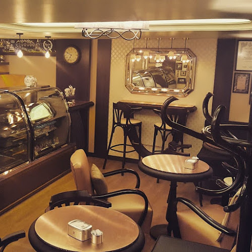 Opinii despre Nándori Cukrászda în Budapest - Vendéglátás