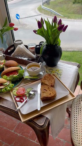 Opinii despre Pátyi Kovászda Kézműves Pékség, Cukrászat és Reggeliző în Páty - Vendéglátás