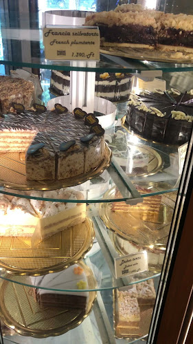 Opinii despre Művész Kávéház în Budapest - Vendéglátás