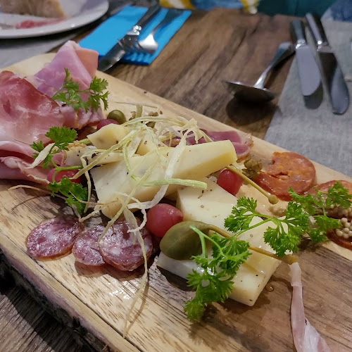 Opinii despre SZÉK Restaurant & Bar în Budapest - Vendéglátás