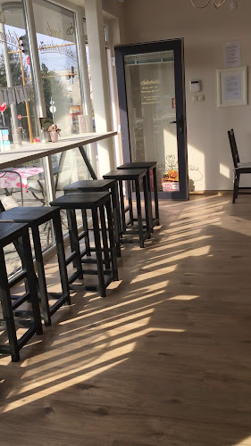 Opinii despre Sweets Látványcukrászda în Győr - Vendéglátás