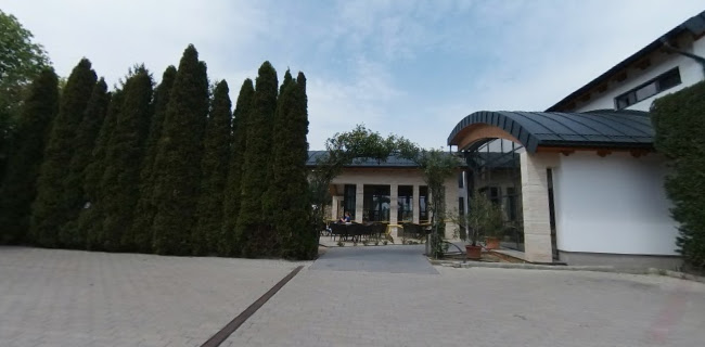 Opinii despre Tácsik Pékség-Cukrászda în Pilisvörösvár - Vendéglátás