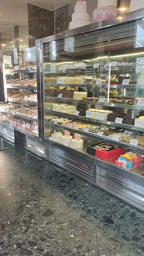 Opinii despre Vanilin Cukrászda în Budapest - Vendéglátás