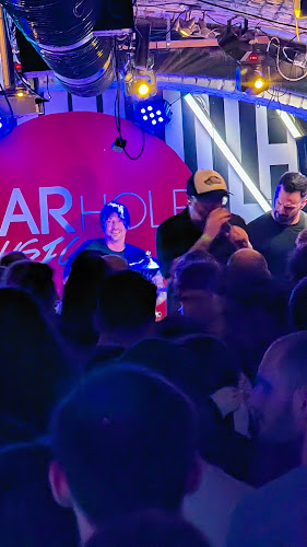 Opinii despre BARhole Music în Budapest - Vendéglátás
