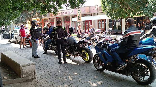 Opinii despre Black Bull în Szigetvár - Vendéglátás