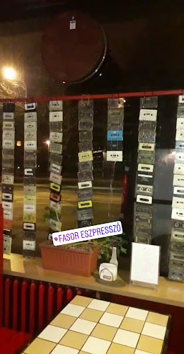 Opinii despre Fasor Eszpresszó în Budapest - Vendéglátás