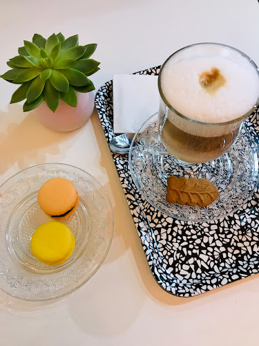 Opinii despre ÉdesCake Macaronozó în Paks - Vendéglátás